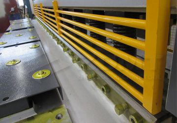 防護(hù)柵欄和球面工作臺(tái).jpg 防護(hù)柵欄和球面工作臺(tái).jpg